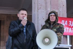 Петр Стародуб выступает на митинге в станице Динской. Фото: kavpolit.com 